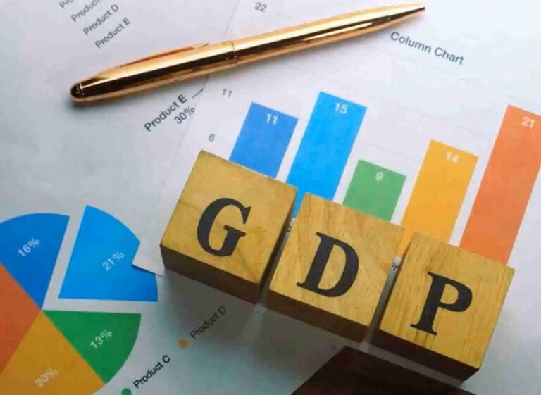 दो साल के निचले स्‍तर पर पहुंची जीडीपी, यह गिरावट अर्थव्‍यवस्‍था के लिए क्‍या मायने रखती है?