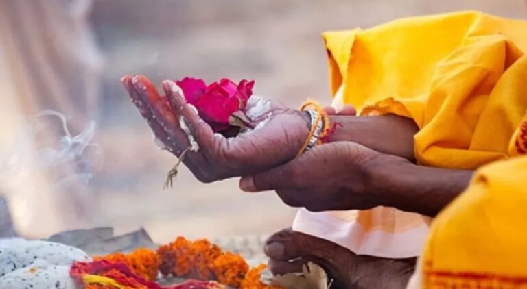 Margashirsha Amavasya 2024: मार्गशीर्ष अमावस्या इस दिन इन 7 गलतियों से बचें, वरना पितृ देवताओं के साथ आपकी किस्मत भी हो सकती है खराब