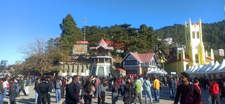 हिमाचल में भीषण शीतलहर, मैदानी क्षेत्रों में तापमान शून्य के करीब।