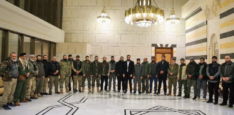 सीरिया के विद्रोही गुट अहमद अल-शरा के नेतृत्व को स्वीकार करने के लिए तैयार हैं।