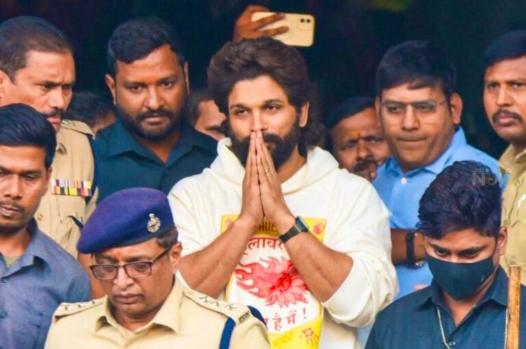 जेल से घर लौटने के बाद अल्लू अर्जुन का परिवार बेहद भावुक हो गया, और उनका एक वीडियो सोशल मीडिया पर वायरल हो गया।