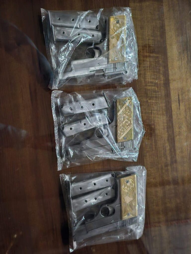 आसनसोल में एसटीएफ और स्थानीय पुलिस ने मिलकर एक संयुक्त ऑपरेशन चलाया, जिसमें एक अंतरराज्यीय हथियार तस्कर को गिरफ्तार किया गया।