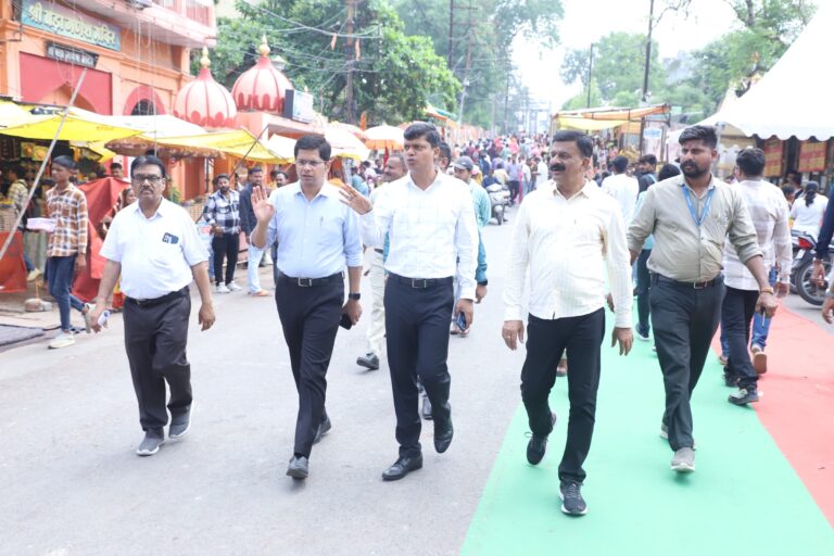 कलेक्टर ने किया महाकाल मंदिर की सुरक्षा का निरीक्षण