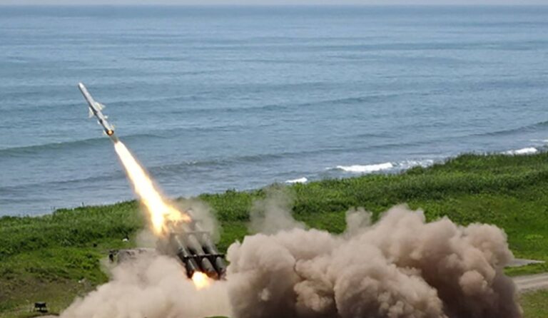 जापान ने पहली बार सतह से जहाज पर मार करने वाली मिसाइल का परीक्षण किया