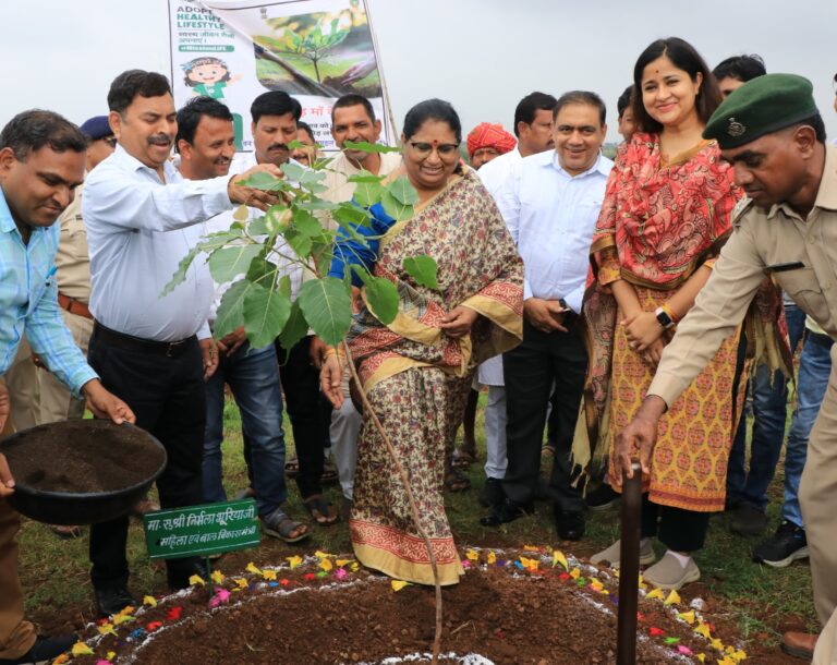 झाबुआ: गोविंदपाड़ा में रोपे जाएंगे 20 हजार पौधे, केबिनेट मंत्री ने किया एक पेड़ माँ के नाम अभियान का शुभारंभ