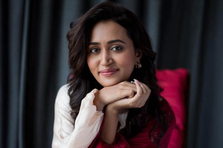 ‘पंचायत’ फेम एक्ट्रेस ने इंडस्ट्री में ‘बाहरी’ होने पर जताया दुख