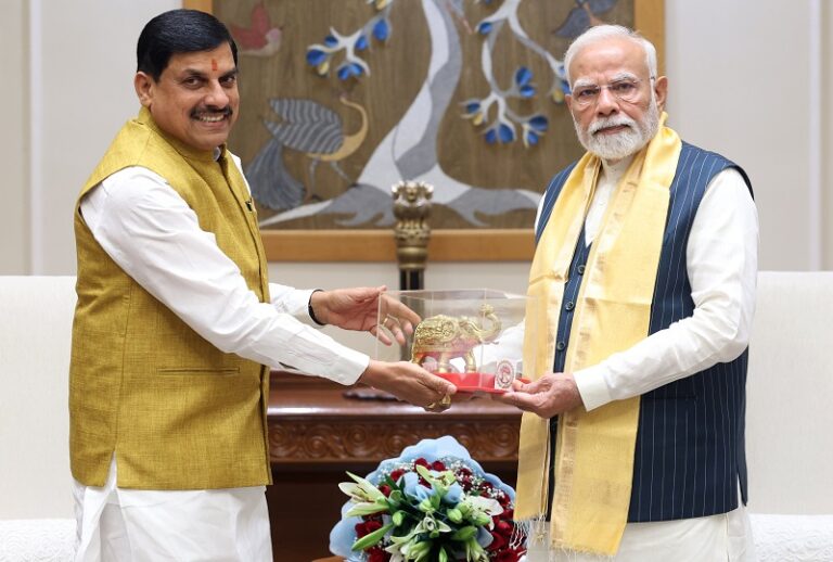 प्रधानमंत्री से मिले मप्र के मुख्यमंत्री, विभिन्न कार्यक्रमों में शामिल होने का दिया आमंत्रण