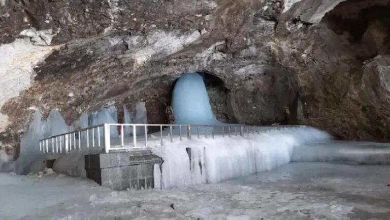 श्री अमरनाथ यात्रा के लिए 6,979 तीर्थयात्रियों का एक और जत्था जम्मू से रवाना