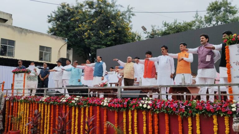 मुख्यमंत्री डॉ. मोहन यादव ने श्रमदान कर ‘स्वच्छोत्सव’ का शुभारंभ किया, ई-वेस्ट कलेक्शन अभियान की शुरुआत