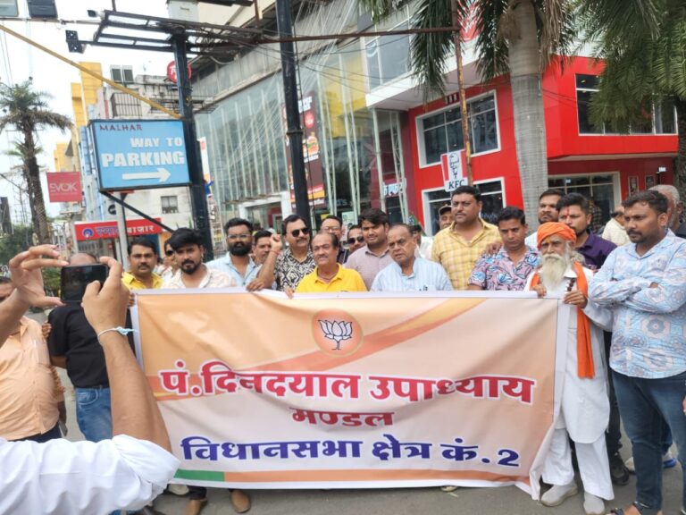 पीएम मोदी के 75वें जन्मदिवस पर देशभर में दिखाई जा रही फिल्म “चलो जीते हैं”