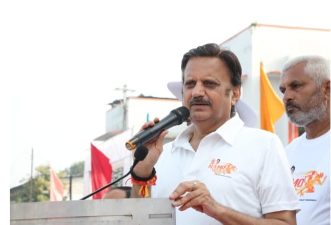 रीवा – उप मुख्यमंत्री राजेंद्र शुक्ल ने दिखाई नमो युवा रन को हरी झंडी