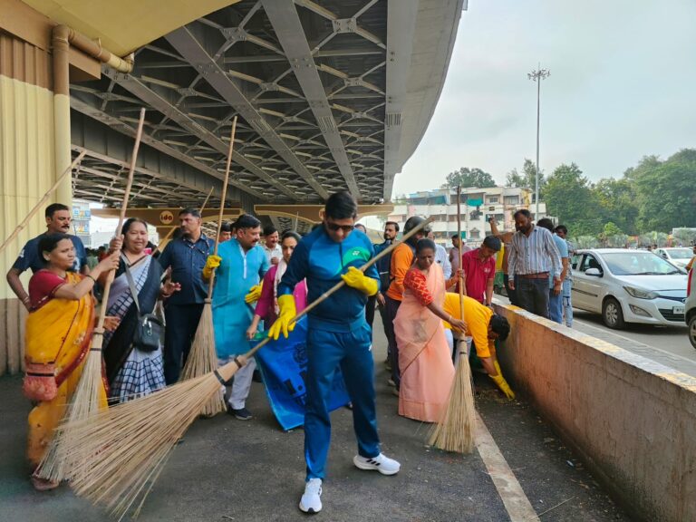 स्वच्छ उत्सव: महापौर और आयुक्त ने दिया स्वच्छता का संदेश