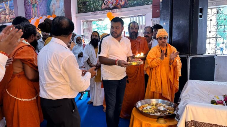 पंचकुइयां आश्रम में साकेतवासी फलाहारी बाबा के सप्तम पुण्य स्मरण पर भव्य सुंदरकांड पाठ