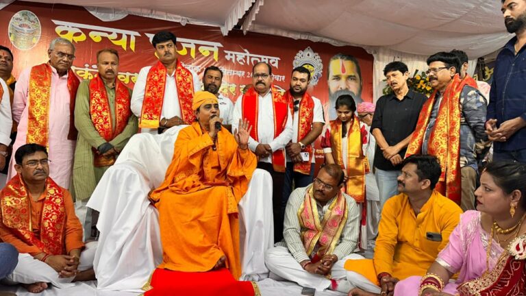 नीलकंठेश्वर महादेव मंदिर में 111 कन्याओं का भव्य पाद पूजन, माँ कनकेश्वरी देवी का आशीर्वाद