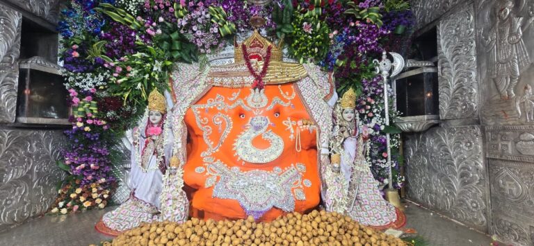 खजराना गणेश मंदिर में विशाल भंडारा आयोजित