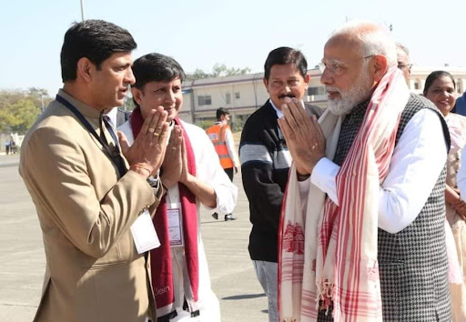 प्रधानमंत्री श्री मोदी का इंदौर आगमन पर हुआ आत्मीय स्वागत