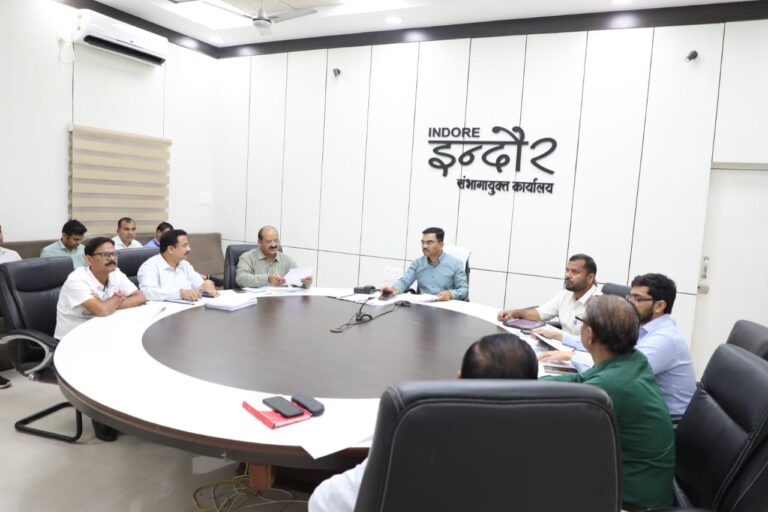 संभागायुक्त डॉ. सुदाम खाड़े की अध्यक्षता में कलेक्टर-कमिश्नर कांफ्रेंस की तैयारियों पर वीडियो कॉन्फ्रेंसिंग