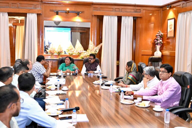 सांसद लालवानी के तीखे तेवर – सिंहस्थ 2028 से पहले रेलवे स्टेशनों के निर्माण कार्य पूर्ण करने के निर्देश