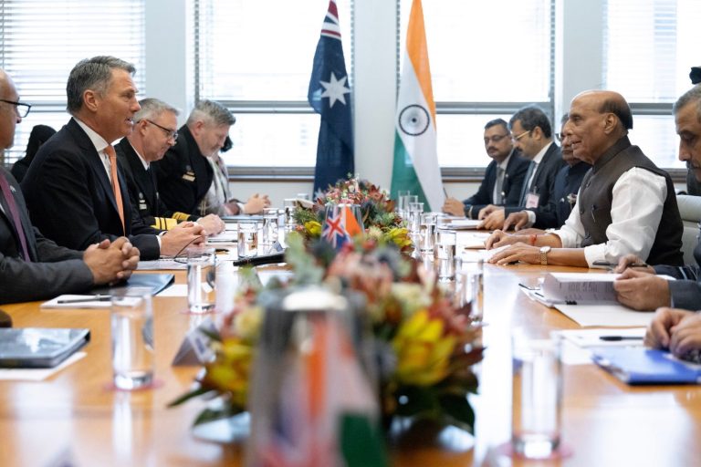 रक्षा मंत्री राजनाथ सिंह ने ऑस्ट्रेलिया के साथ द्विपक्षीय वार्ता में आतंकवाद के खिलाफ भारत के रुख को दोहराया