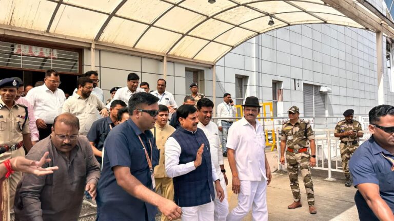 मुख्यमंत्री डॉ. मोहन यादव का इंदौर आगमन, भाजपा नेताओं ने किया स्वागत