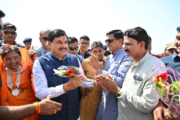 अन्नदाता सम्मान कार्यक्रम में मुख्यमंत्री डॉ. मोहन यादव ने किसानों को किया सम्मानित