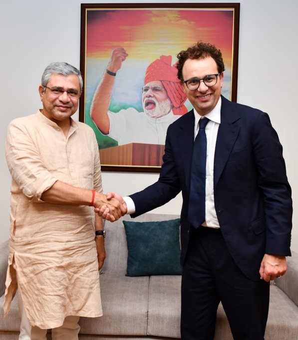 सूचना और प्रसारण मंत्री अश्विनी वैष्‍णव ने एंथ्रोपिक के सीईओ डारियो अमोदेई से की मुलाकात