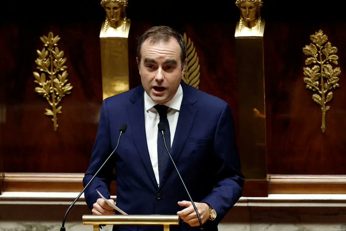 फ्रांस के प्रधानमंत्री सेबेस्टियन लेकोर्नू ने अविश्वास प्रस्ताव में विश्वास मत किया हासिल