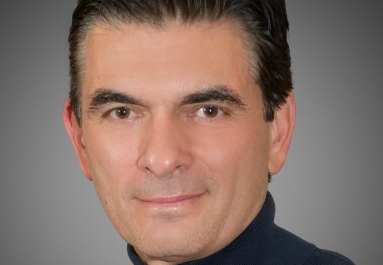 बोलीविया: सीनेटर रोड्रिगो पाज़ ने राष्ट्रपति चुनाव में जीत हासिल की