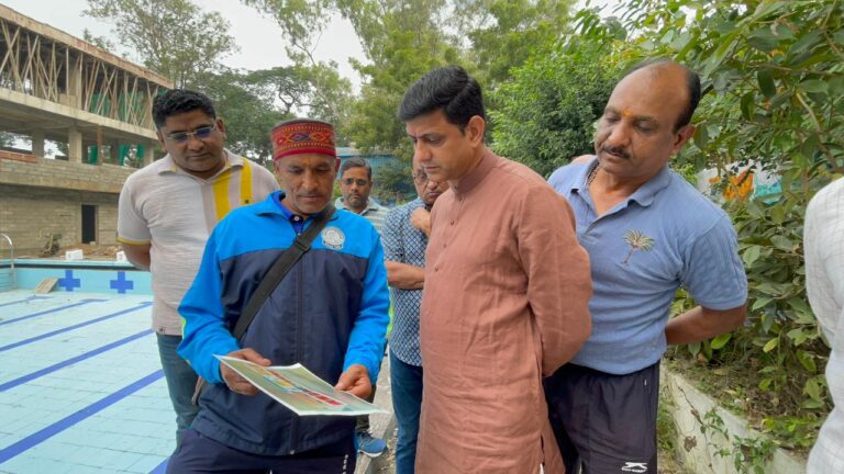 महापौर पुष्यमित्र भार्गव ने अमृत योजना के अंतर्गत सीवरेज कार्यों की समीक्षा की, गुणवत्ता और समयबद्धता पर दिया जोर