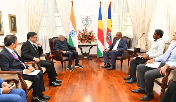 उपराष्ट्रपति सी.पी. राधाकृष्णन ने सेशेल्स के नए राष्ट्रपति डॉ. पैट्रिक हर्मिनी से की मुलाकात, भारत-सेशेल्स साझेदारी पर हुई चर्चा