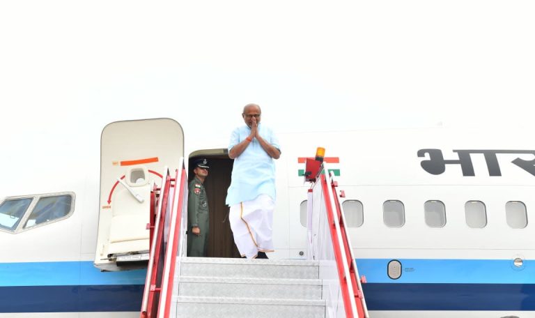 उपराष्ट्रपति सी. पी. राधाकृष्णन सेशेल्स यात्रा के बाद स्वदेश लौटे, द्विपक्षीय संबंधों को मजबूत करने पर हुई चर्चा