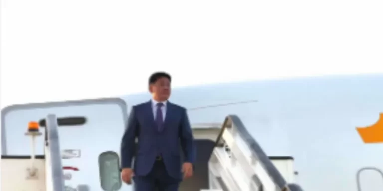 चार दिन की यात्रा पर भारत आएंगे मंगोलिया के राष्ट्रपति खुरेलसुख उखना