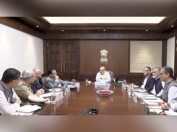 गृह मंत्री अमित शाह ने दिल्ली कार विस्फोट के बाद उच्च स्तरीय सुरक्षा समीक्षा बैठक की अध्यक्षता की