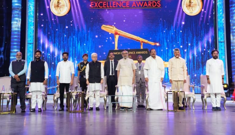 उपराष्ट्रपति सी.पी. राधाकृष्णन का आह्वान: मीडिया राष्ट्र निर्माण में बने मजबूत भागीदार