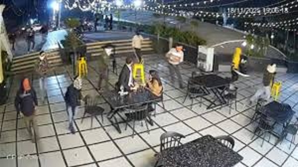 भोपाल में नकाबपोश बदमाशों का तांडव: कैफे में तलवार-डंडों से हमले के बाद पुलिस अलर्ट