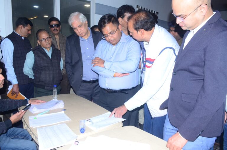 इंदौर जिले में मतदाता सूची के विशेष गहन पुनरीक्षण की रफ्तार तेज – बहुमंजिला इमारतों में विद्यार्थियों के सहयोग से विशेष शिविरों की शुरुआत