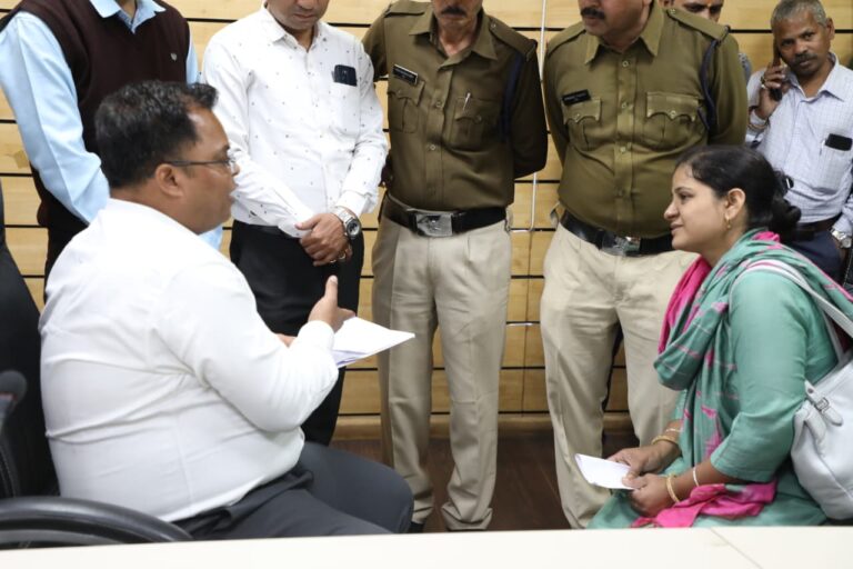 नागरिकों की समस्याओं के त्वरित निराकरण का सहारा बनी जनसुनवाई, सवा 200 से अधिक मामलों का समाधान