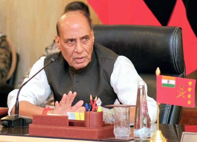 रक्षा मंत्री राजनाथ सिंह आज नई दिल्ली में भारत-इंडोनेशिया रक्षा मंत्री वार्ता की सह-अध्यक्षता करेंगे