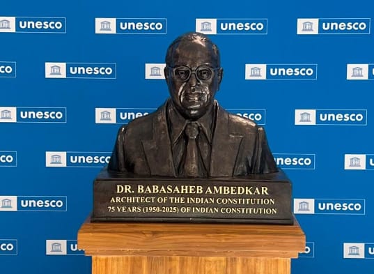 प्रधानमंत्री नरेन्‍द्र मोदी ने पेरिस स्थित यूनेस्को मुख्यालय में बाबासाहेब की प्रतिमा के अनावरण पर गर्व व्यक्त किया