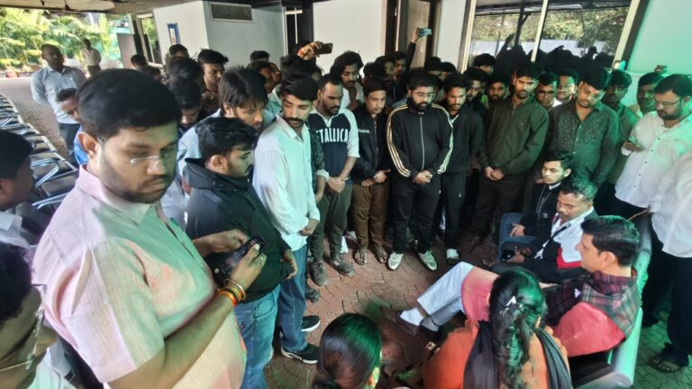 इंदौर सराफा चौपाटी के दुकानदारों ने अनुमति बहाली की मांग की, महापौर ने दिया समाधान का आश्वासन