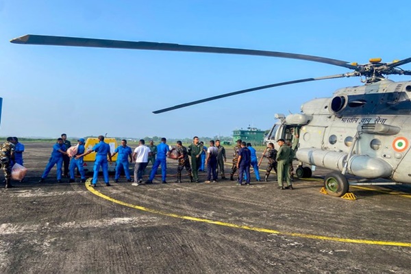 श्रीलंका में चक्रवात दित्‍वा से भीषण तबाही, भारत ने ऑपरेशन ‘सागर बंधू’ के तहत भेजी राहत सामग्री