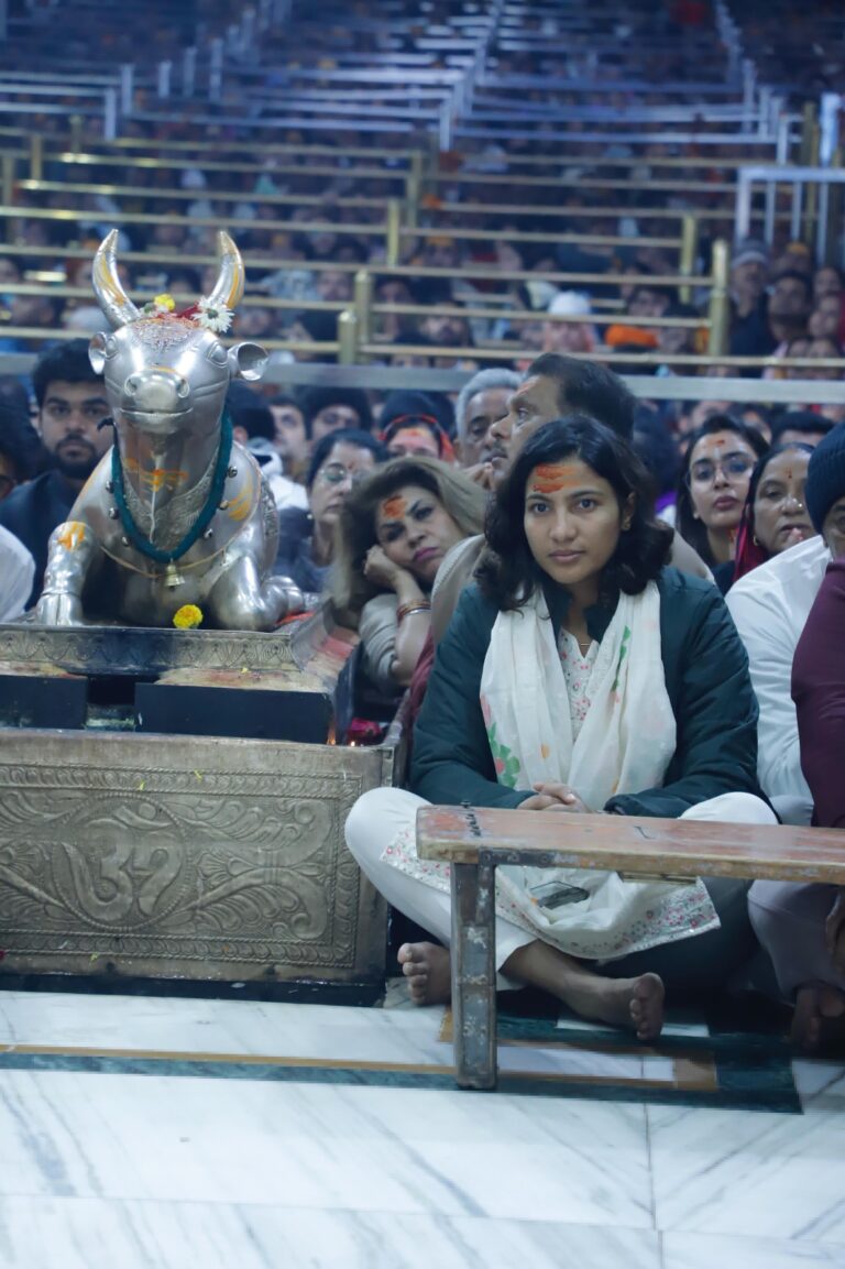 भारतीय क्रिकेटर स्नेहा राणा ने किये महाकाल दर्शन