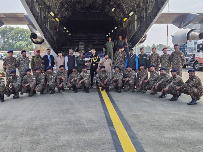 ऑपरेशन सागर बंधु के तहत श्रीलंका में तूफान से प्रभावित क्षेत्रों में ज़रूरी संपर्क ठीक करने के लिए 65 टन का बेली ब्रिज कोलंबो भेजा गया: रक्षा मंत्रालय