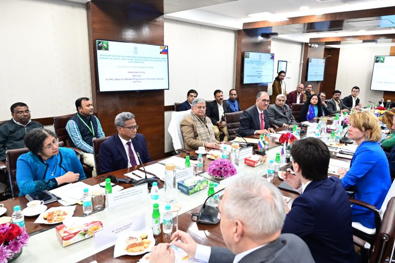 23वें भारत-रूस वार्षिक शिखर सम्मेलन के अवसर पर केंद्रीय मंत्री राजीव रंजन सिंह ने नई दिल्ली में रूस की कृषि मंत्री ओक्साना लुट के साथ द्विपक्षीय बैठक की