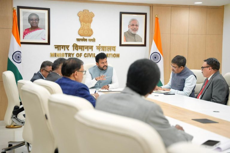 इंडिगो की सेवा समस्याओं पर डीजीसीए की समीक्षा बैठक; नागर विमानन मंत्री राम मोहन नायडू शामिल