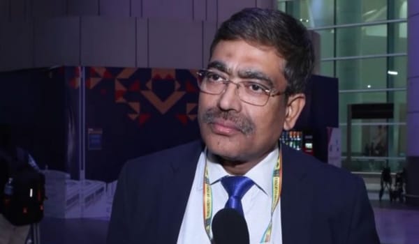 उड़ान संचालन लगभग सामान्य हो गया है: नागरिक उड्डयन सचिव समीर कुमार सिन्हा