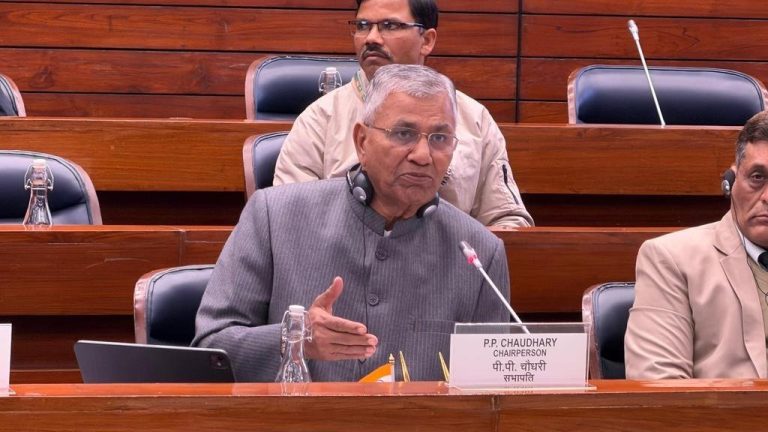 एक राष्ट्र एक चुनाव से संबंधित कानूनों पर गठित संयुक्त संसदीय समिति की हुई बैठक