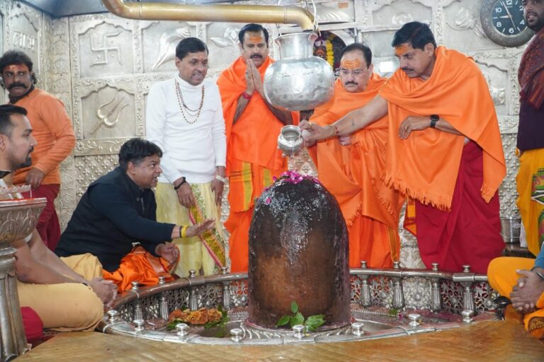 उज्जैन में मुख्यमंत्री डॉ. मोहन यादव ने केंद्रीय मंत्री जेपी नड्डा संग महाकाल मंदिर में किए पूजन-दर्शन