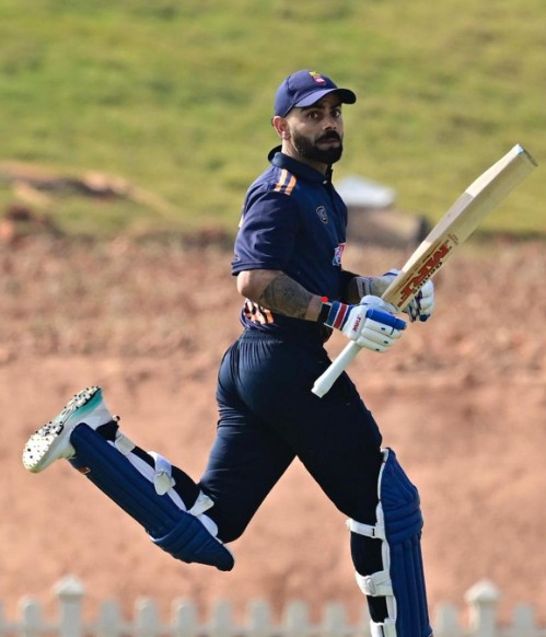 विजय हजारे ट्रॉफी: विराट कोहली ने जड़ा तूफानी अर्धशतक