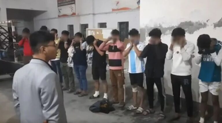 बांग्लादेश: डक्सू नेता का वीडियो वायरल, नाबालिगों को दी उठक-बैठक की सजा